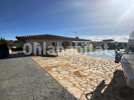 Houses (villa / tower), 262 m², Calle Montcorb