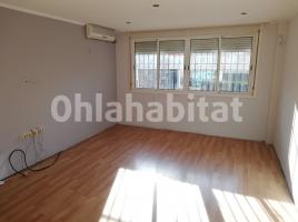 Flat, 72 m², near bus and train