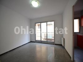 For rent flat, 107 m², near bus and train,  ( ) 