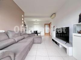 Piso, 90 m², cerca de bus y tren