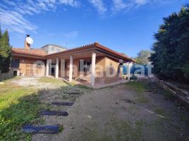 Casa (unifamiliar aislada), 227 m², cerca de bus y tren, seminuevo