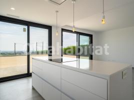  (xalet / torre), 228 m², nouveau