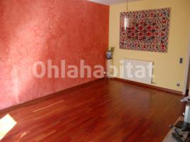 Alquiler piso, 108 m², cerca de bus y tren, Calle Bareu