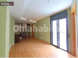 Piso, 49 m², cerca de bus y tren, seminuevo