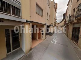 Flat, 81 m², near bus and train, almost new