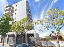 , 919 m²