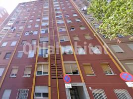 Flat, 42 m², near bus and train