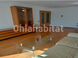 Pis, 104 m², prop de bus i tren