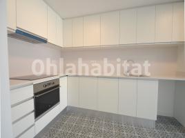 For rent flat, 69 m², near bus and train, new