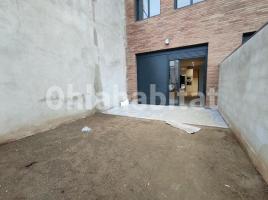 New home - Houses in, 173.55 m², near bus and train, new