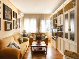 Piso, 80 m², cerca de bus y tren, Pça. Cardona