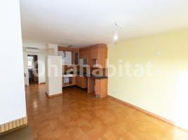 Piso, 76 m², cerca de bus y tren