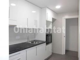 Alquiler ático, 64 m², cerca de bus y tren