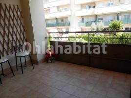 For rent flat, 105 m², near bus and train, almost new