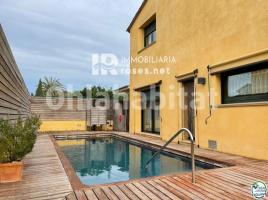 Houses (terraced house), 384 m², Zona