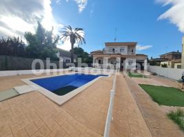 Houses (villa / tower), 240 m², almost new