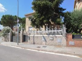 Houses (villa / tower), 358 m², almost new