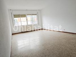 Flat, 116 m², close to bus and metro