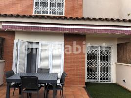 Houses (terraced house), 157 m², almost new