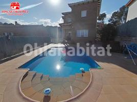 Houses (otro), 271 m², almost new, Calle dels Olivers