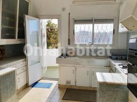 Houses (terraced house), 227 m², near bus and train