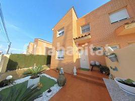 Houses (terraced house), 113 m², almost new, Avenida DIVERSITAT