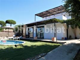 Houses (villa / tower), 187 m², almost new, Avenida Antonio Machado