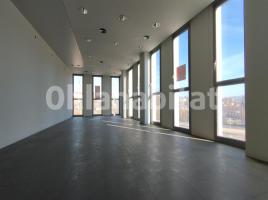 For rent office, 92 m², near bus and train, almost new