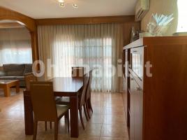 Flat, 91 m², near bus and train