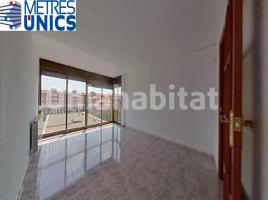 Piso, 77 m², cerca de bus y tren, Calle de Ramon d'Abadal