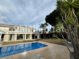 Houses (villa / tower), 651 m², almost new, Calle Migjorn