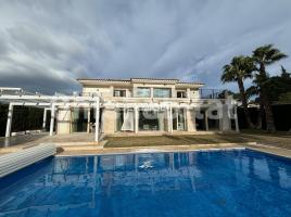 Houses (villa / tower), 651 m², almost new, Calle Migjorn