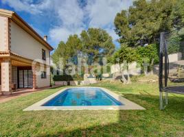 Houses (detached house), 423 m², almost new