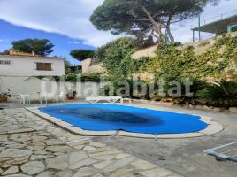 Houses (villa / tower), 430 m², Calle Alzina