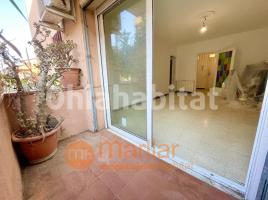 Flat, 92 m², near bus and train, Calle de Monturiol