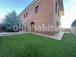 For rent Houses (terraced house), 235 m², almost new