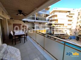 Apartament, 48 m², près de bus et de train