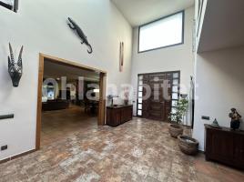 Casa (xalet / torre), 450 m², seminou, Calle Calle de Sant Fruitós