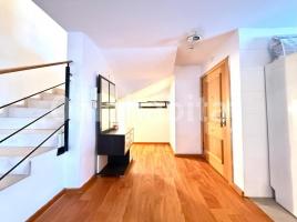 Duplex, 60 m², near bus and train, almost new, Calle de Joaquín Costa