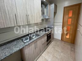 Alquiler piso, 87 m², cerca de bus y tren, seminuevo