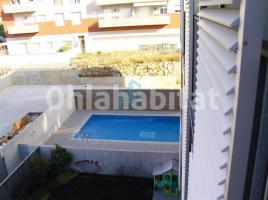 Dúplex, 125 m², près de bus et de train, presque neuf, Calle Joan Serra i Vilaró