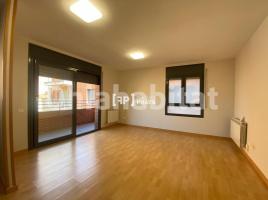 Alquiler piso, 50 m², seminuevo, Zona