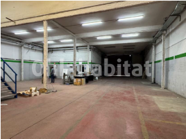 Louer , 900 m²