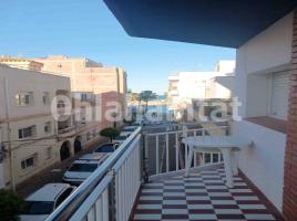 Pis, 65 m², près de bus et de train, Calle Joaquim Pàfila