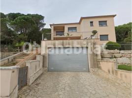 Houses (villa / tower), 200 m², almost new, Avenida de la Florada, 56