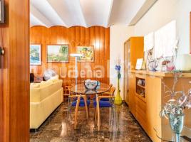 Casa (unifamiliar adossada), 310 m², Zona