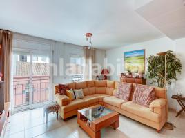 Flat, 165 m², almost new
