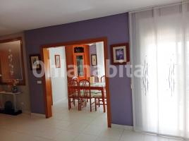 Casa (unifamiliar adosada), 242 m²