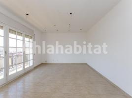 Dúplex, 114 m², cerca de bus y tren, Travesía Travessia del Lledoner