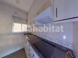 Pis, 56 m², prop de bus i tren, Calle del Pilar